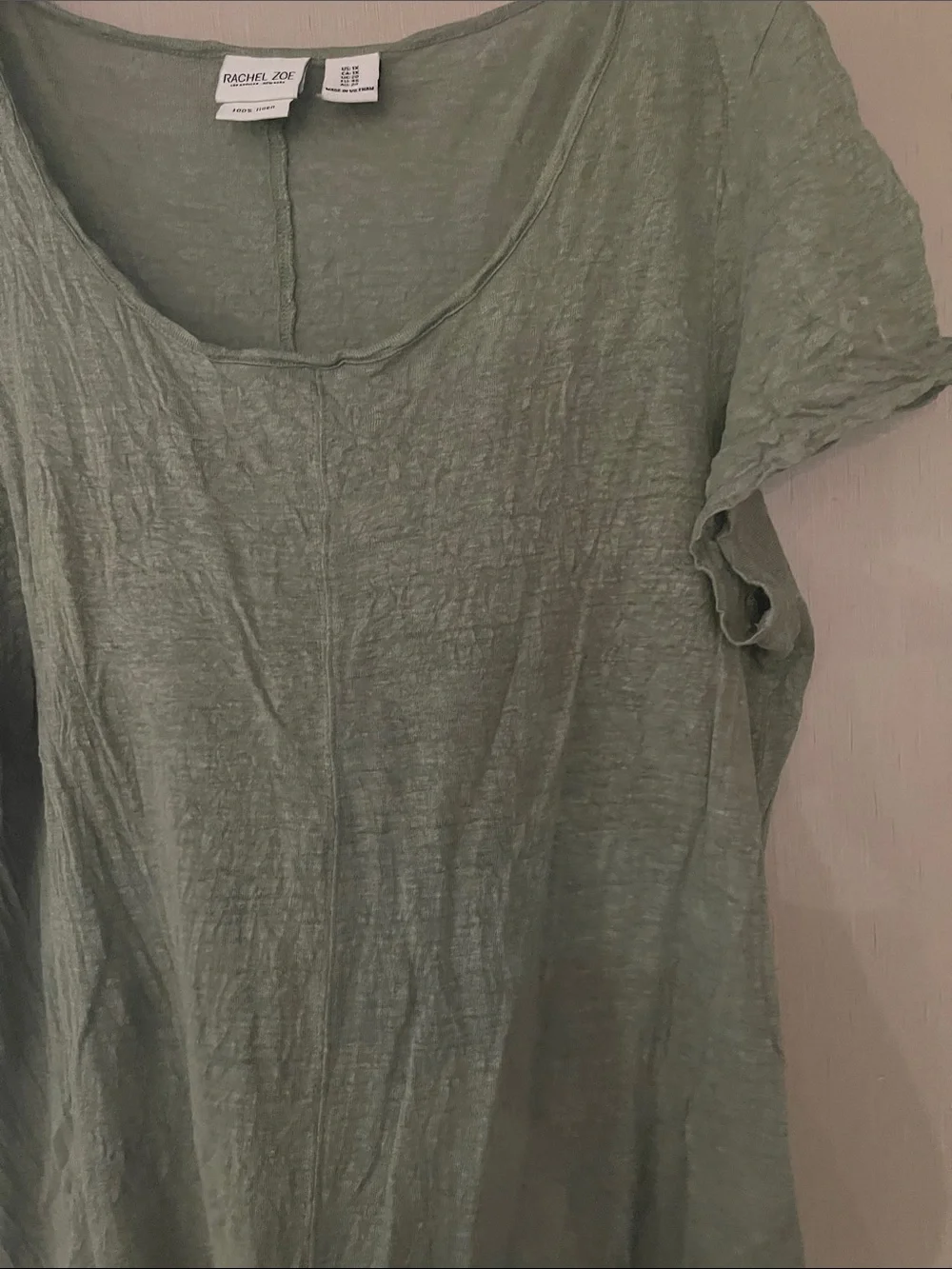 Rachel Zoe 1x plus linen Relaxed Scoop Neck Short Sleeve Top in Olive